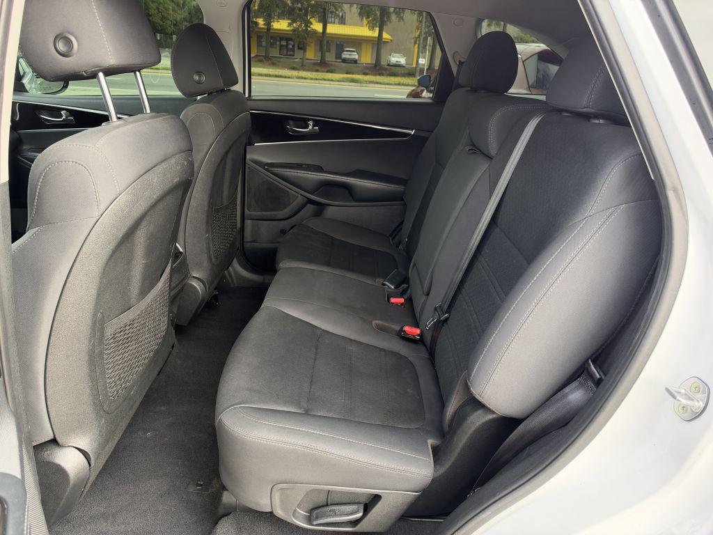 2020 Kia Sorento - $13,995