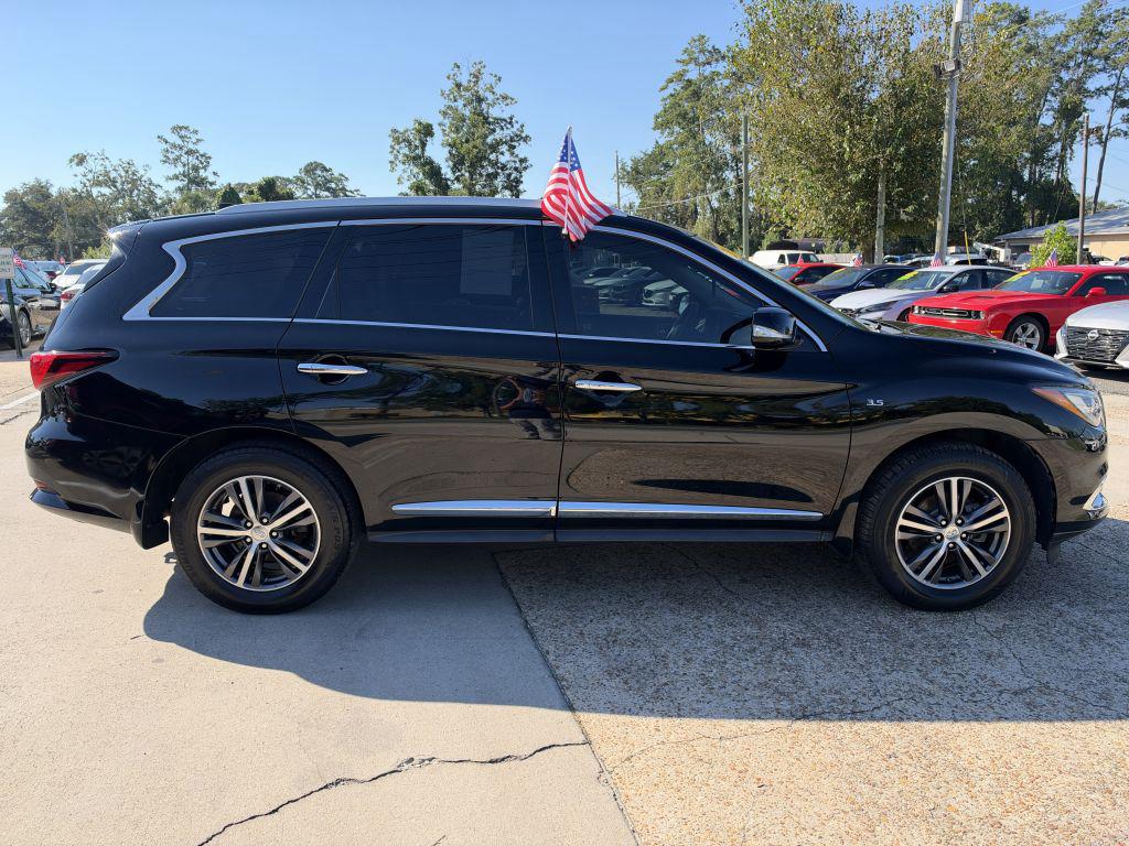 2017 INFINITI QX60 - $10,995