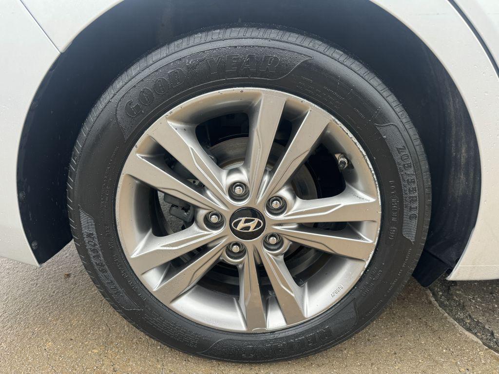 2018 Hyundai Elantra - $7,500