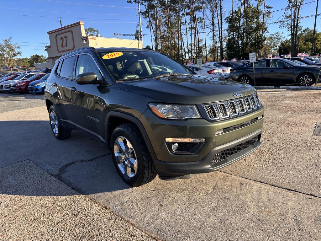 2019 Jeep Compass Latitude 4d  photo
