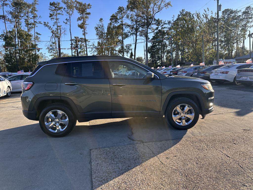 2019 Jeep Compass Latitude 4d  photo