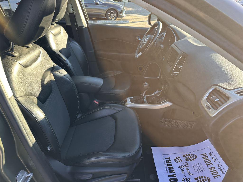 2019 Jeep Compass Latitude 4d  photo