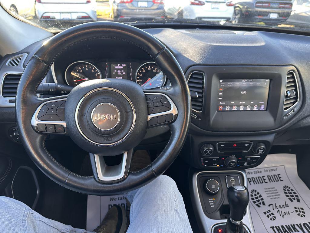 2019 Jeep Compass Latitude 4d  photo