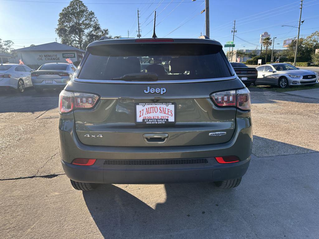 2019 Jeep Compass Latitude 4d  photo