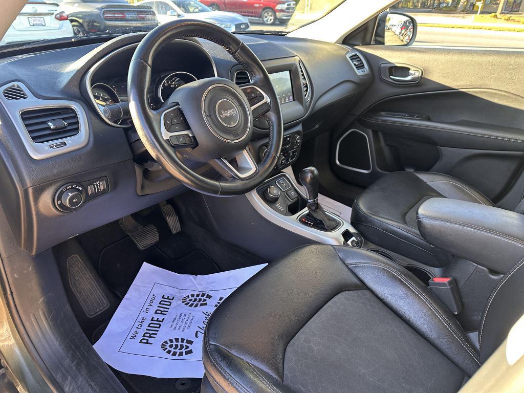 2019 Jeep Compass Latitude 4d  photo
