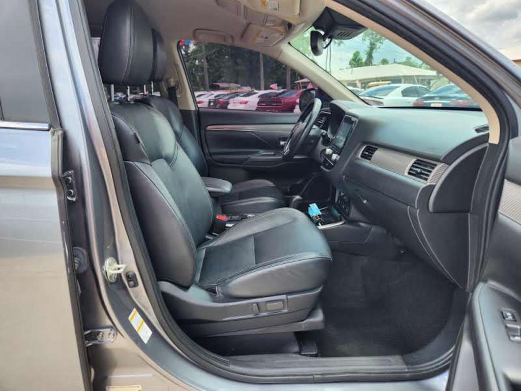 2020 Mitsubishi Outlander - $14,995