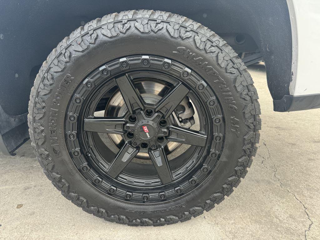 2020 Chevrolet Silverado 1500  LT  photo