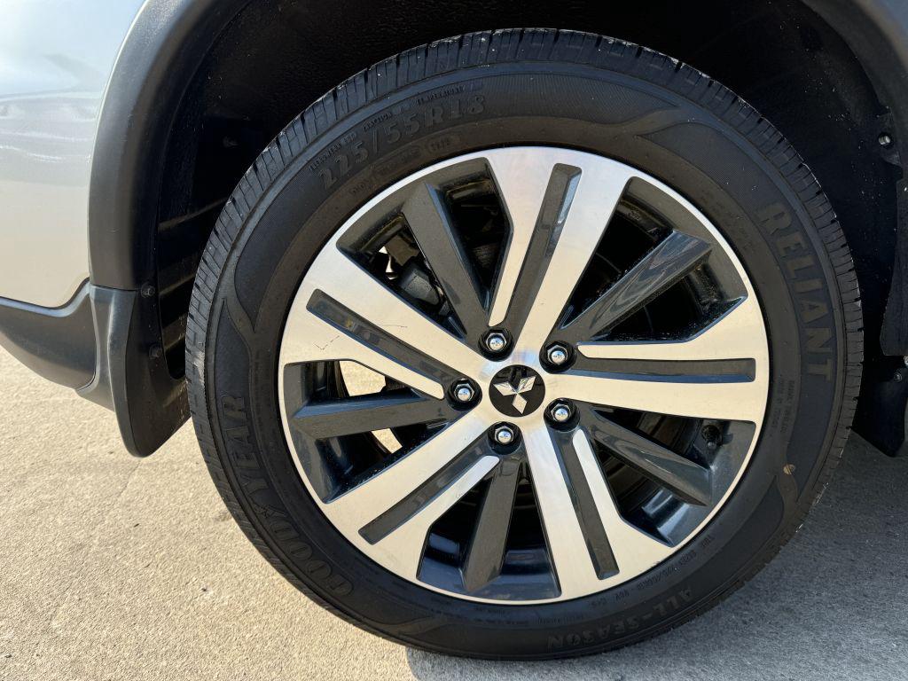 2024 Mitsubishi Outlander - $17,500