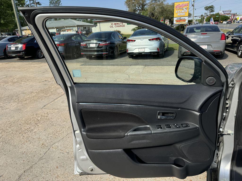 2024 Mitsubishi Outlander - $17,500