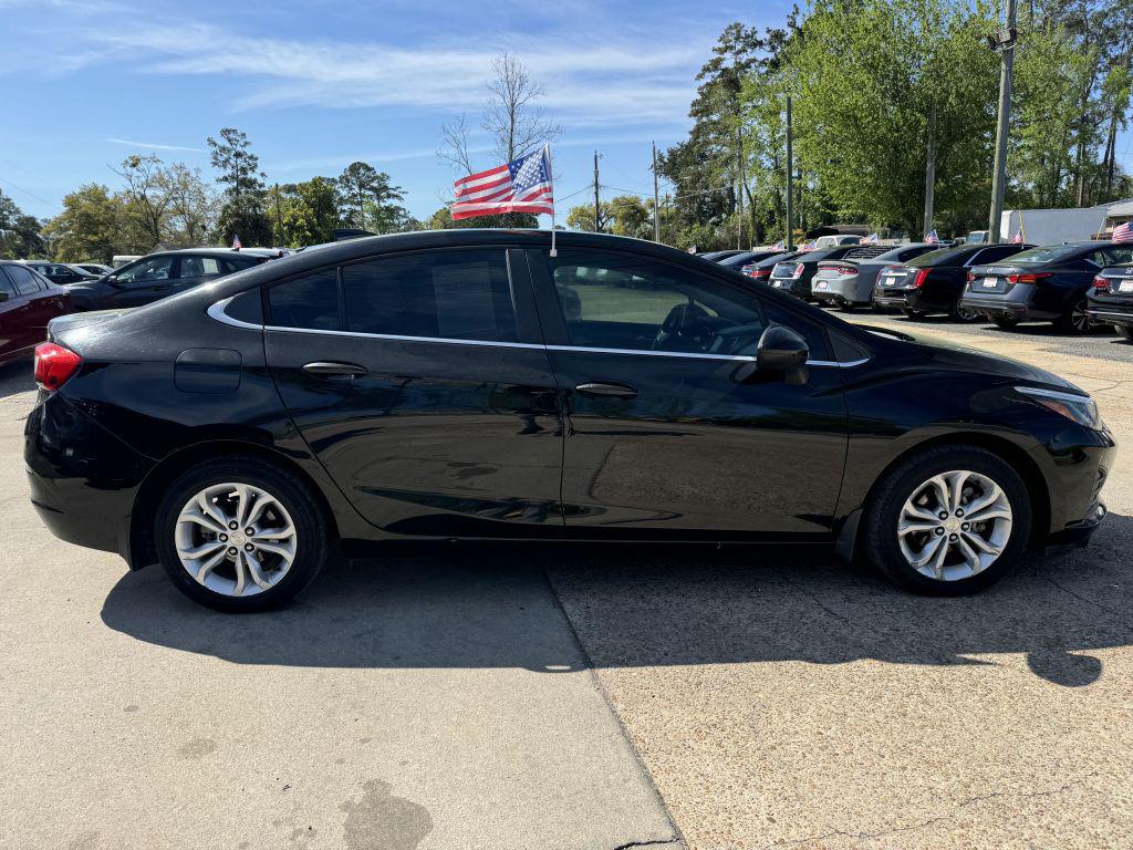 2019 Chevrolet Cruze - $9,500