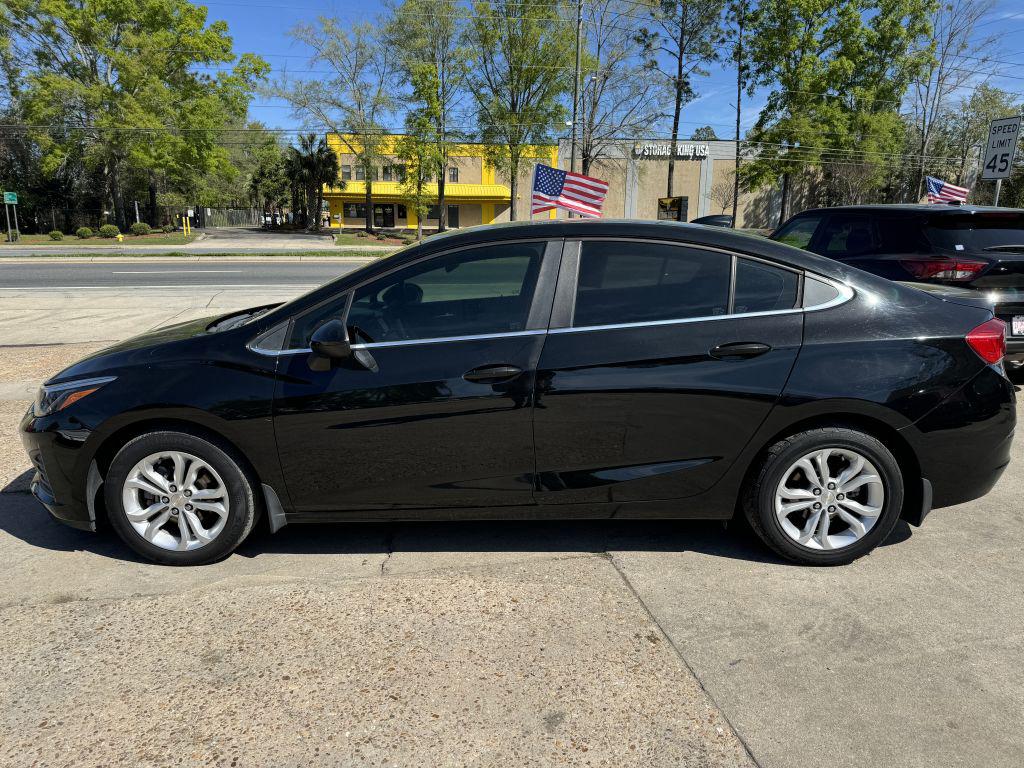 2019 Chevrolet Cruze - $9,500