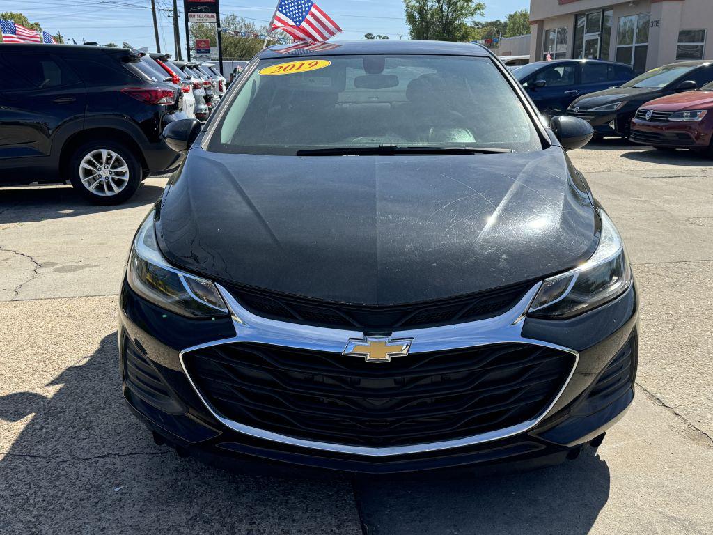 2019 Chevrolet Cruze - $9,500