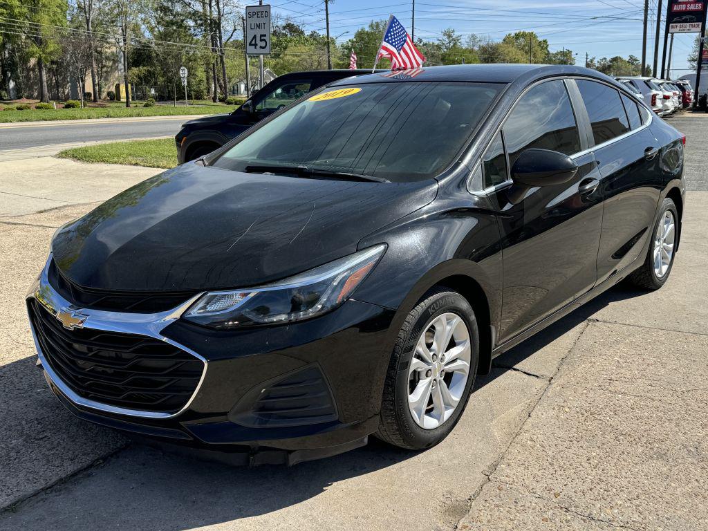 2019 Chevrolet Cruze - $9,500