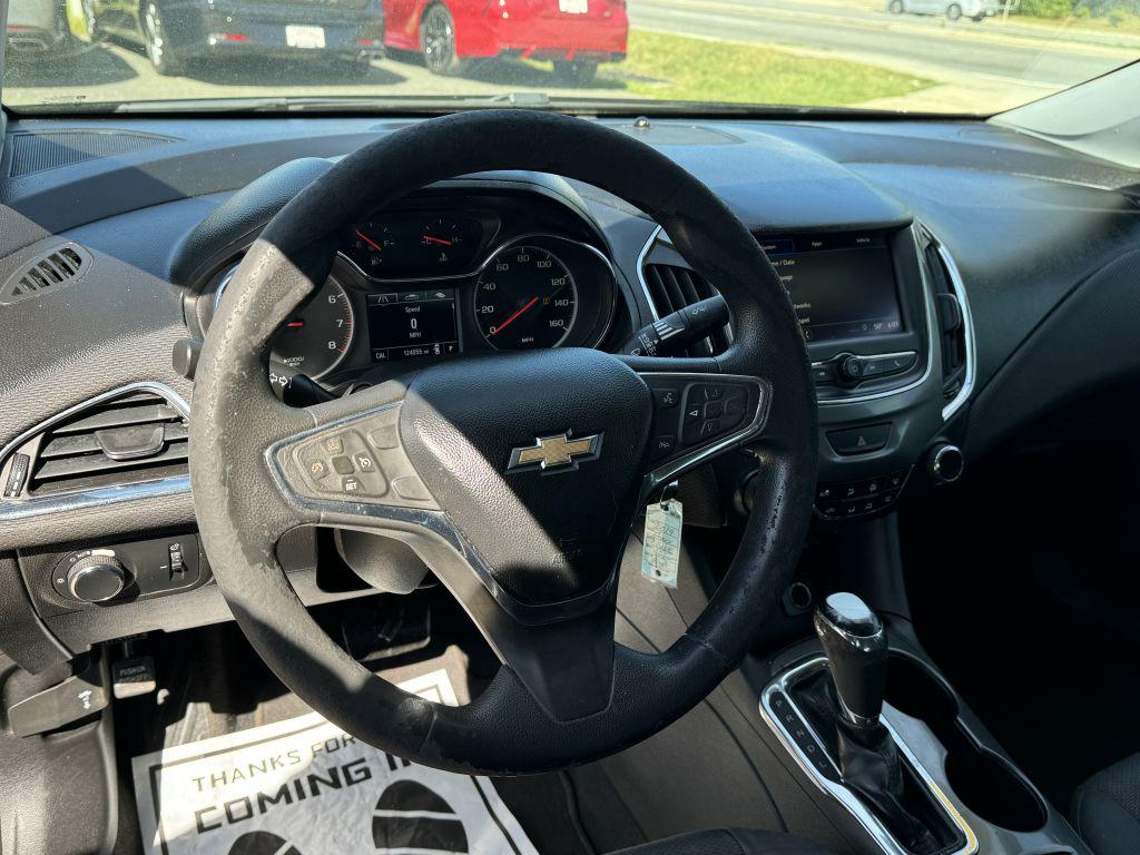 2019 Chevrolet Cruze - $9,500
