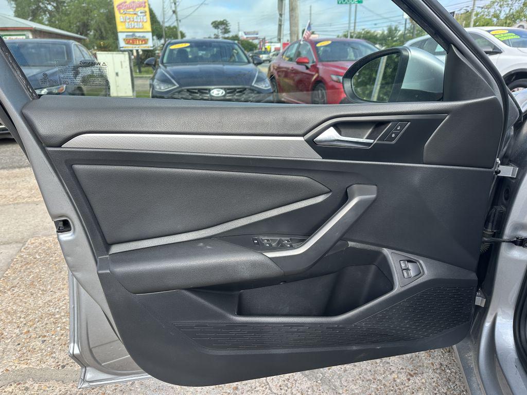 2021 Volkswagen Jetta - $13,995