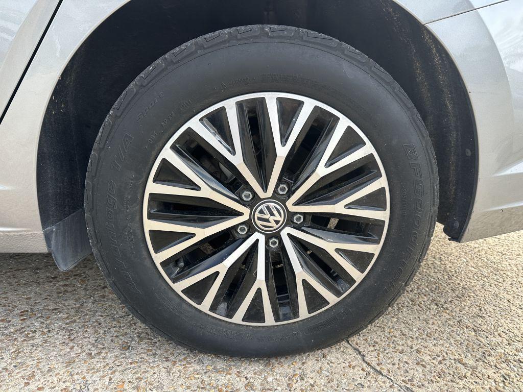 2021 Volkswagen Jetta - $13,995
