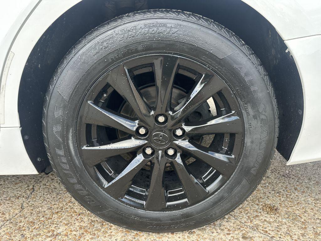 2020 Toyota Camry - $15,995