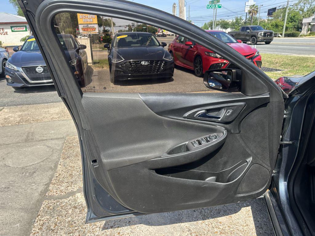 2019 Chevrolet Malibu - $10,995