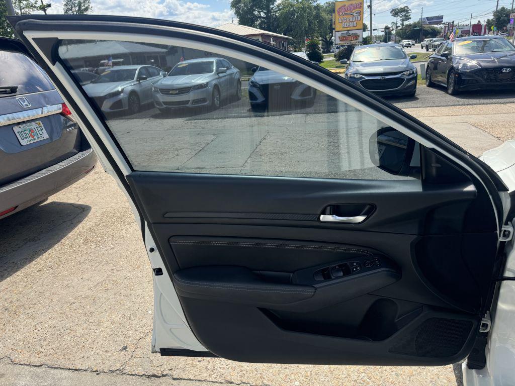 2020 Nissan Altima - $15,995