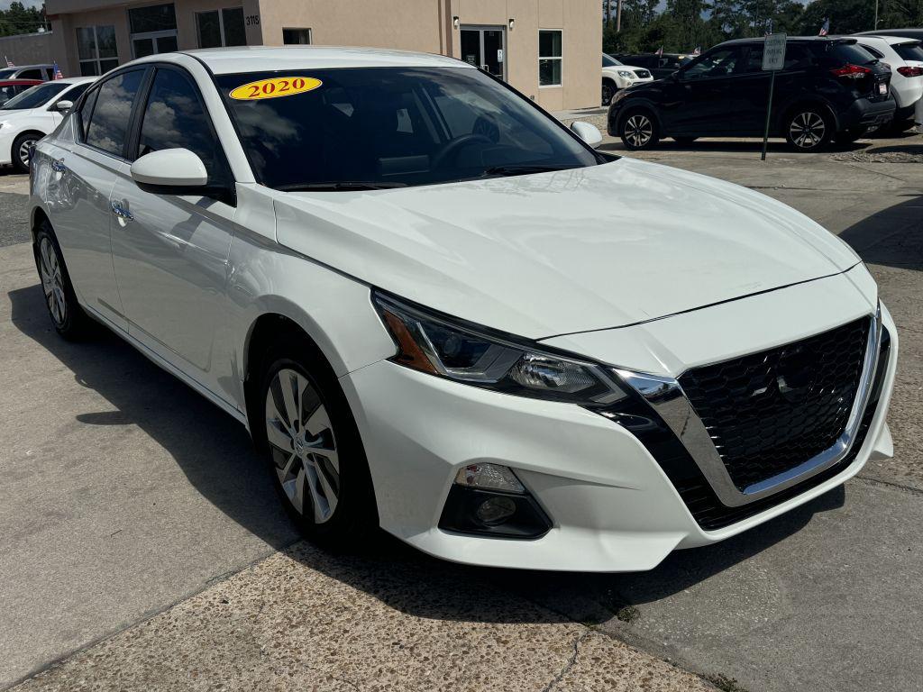 2020 Nissan Altima - $15,995