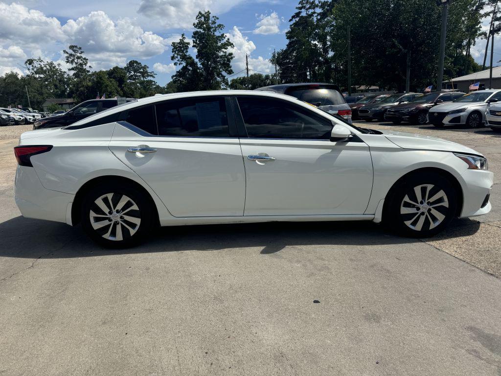 2020 Nissan Altima - $15,995
