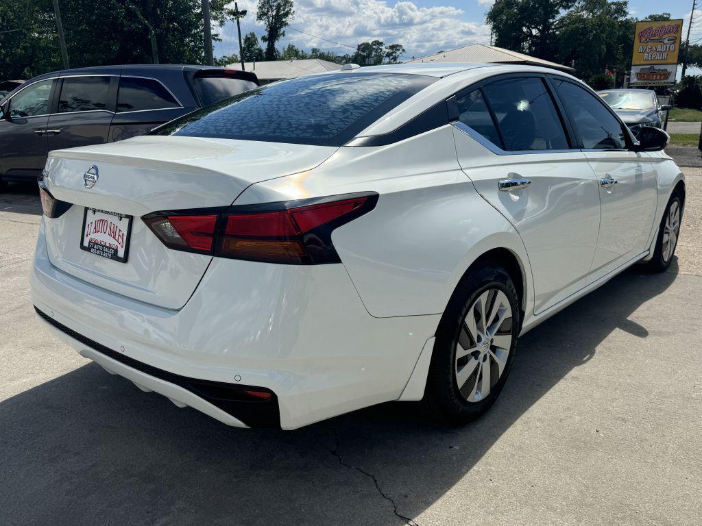 2020 Nissan Altima - $15,995