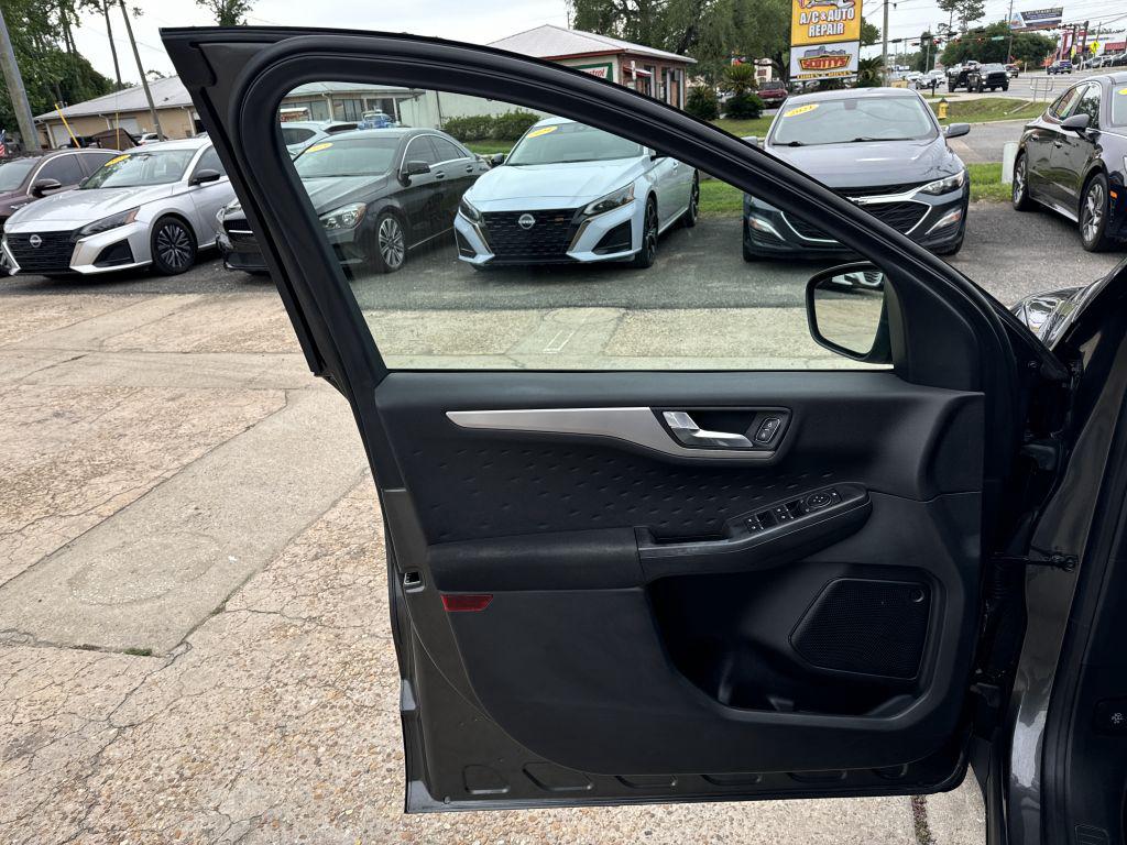 2020 Ford Escape - $17,995