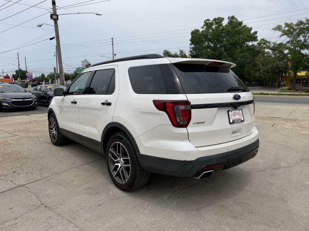 2017 Ford Explorer - $15,995