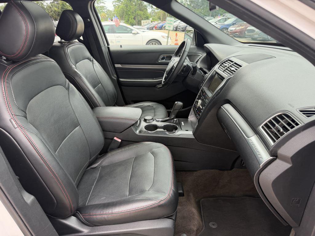 2017 Ford Explorer - $15,995