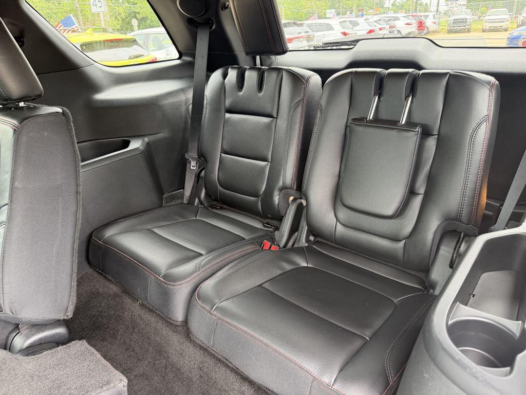 2017 Ford Explorer - $15,995