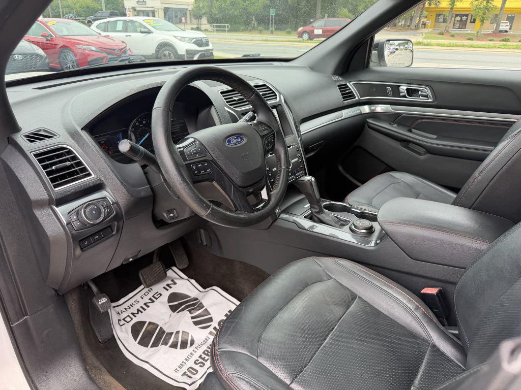 2017 Ford Explorer - $15,995