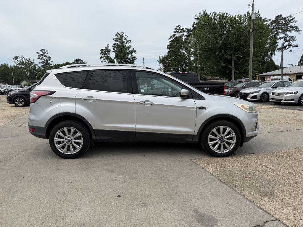 2017 Ford Escape - $9,995