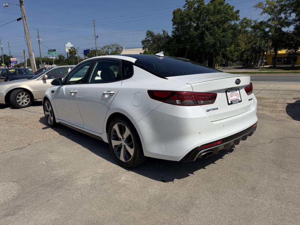 2016 Kia Optima - $10,995