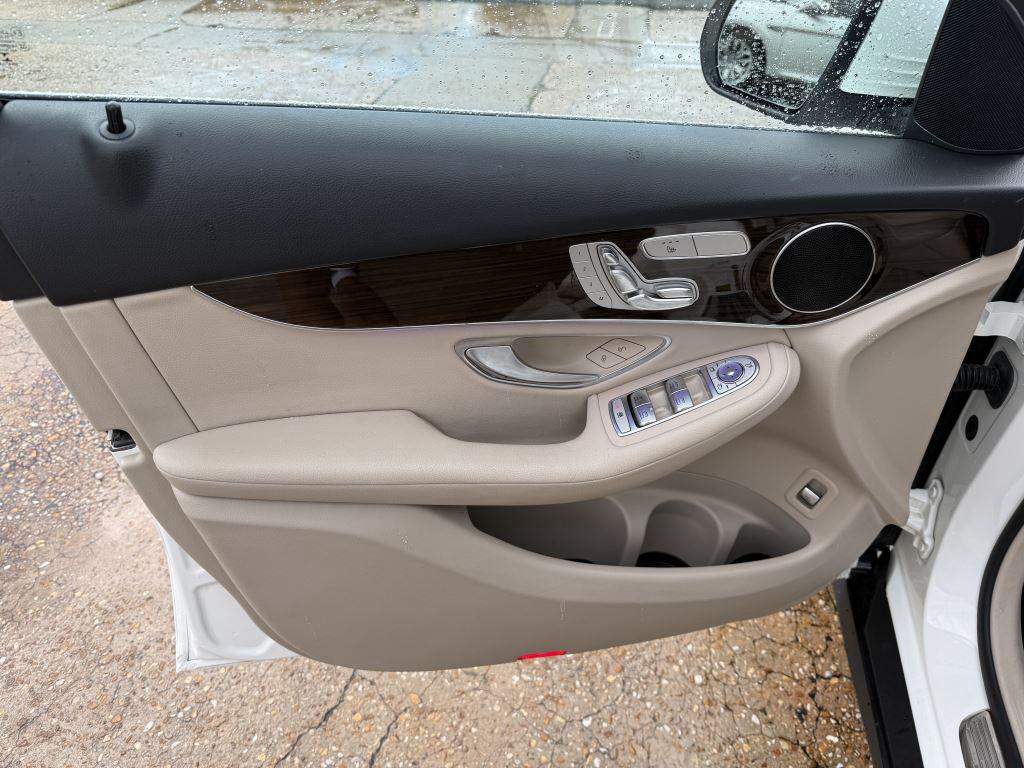 2022 Mercedes-Benz C-Class - $25,995