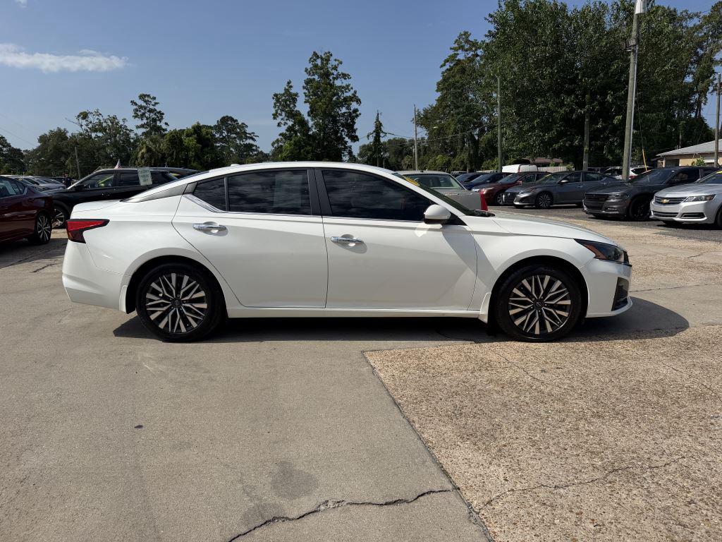 2023 Nissan Altima - $21,995