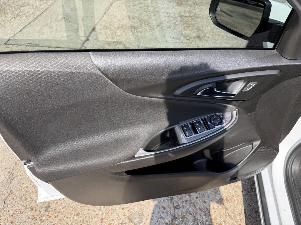 2023 Chevrolet Malibu - $17,995
