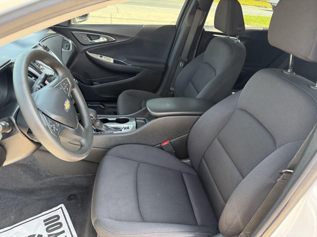2023 Chevrolet Malibu - $17,995