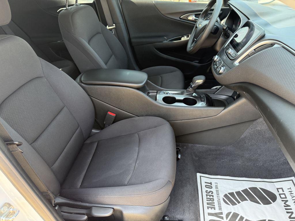2023 Chevrolet Malibu - $17,995