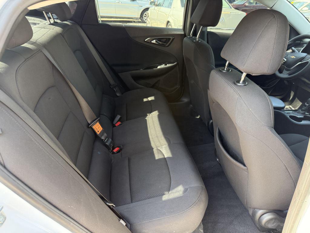 2023 Chevrolet Malibu - $17,995