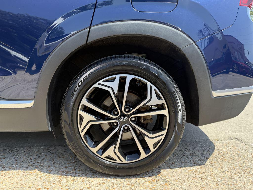 2019 Hyundai Santa Fe - $15,500