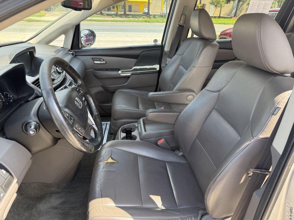2015 Honda Odyssey - $11,995