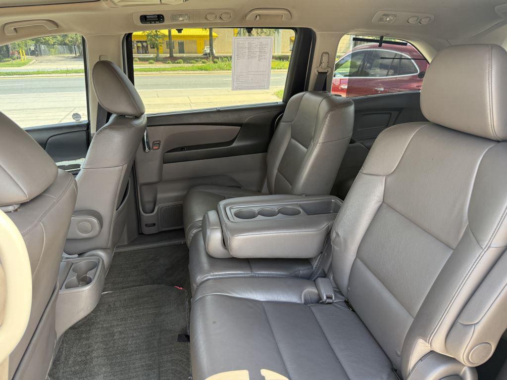 2015 Honda Odyssey - $11,995