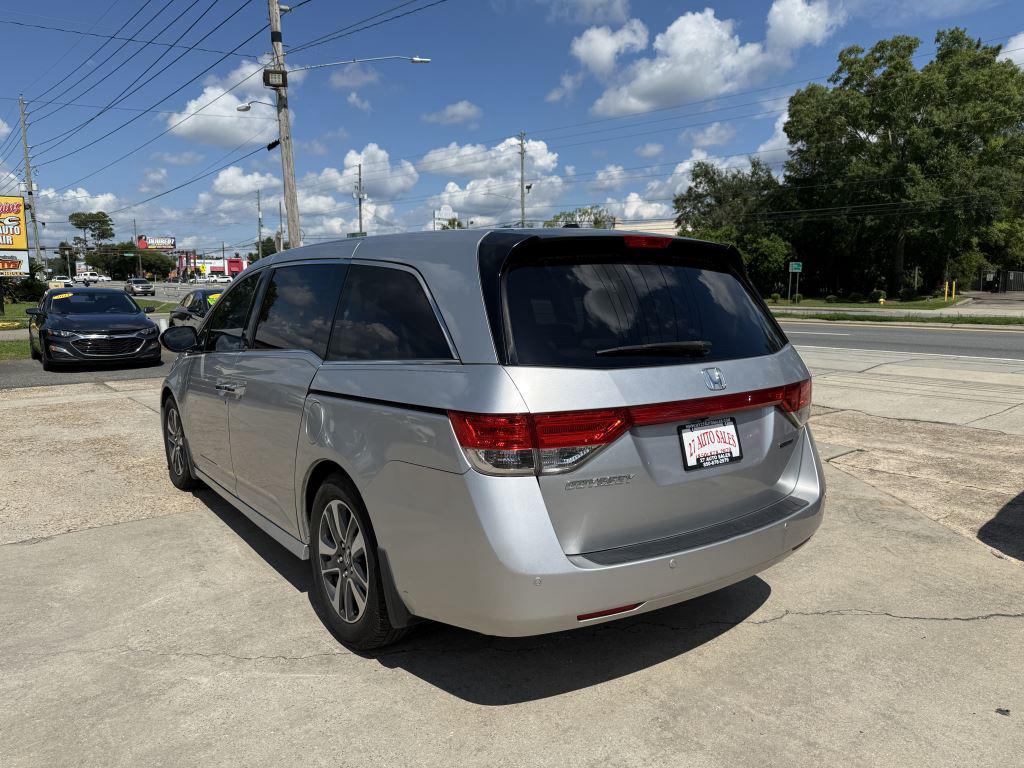 2015 Honda Odyssey - $11,995