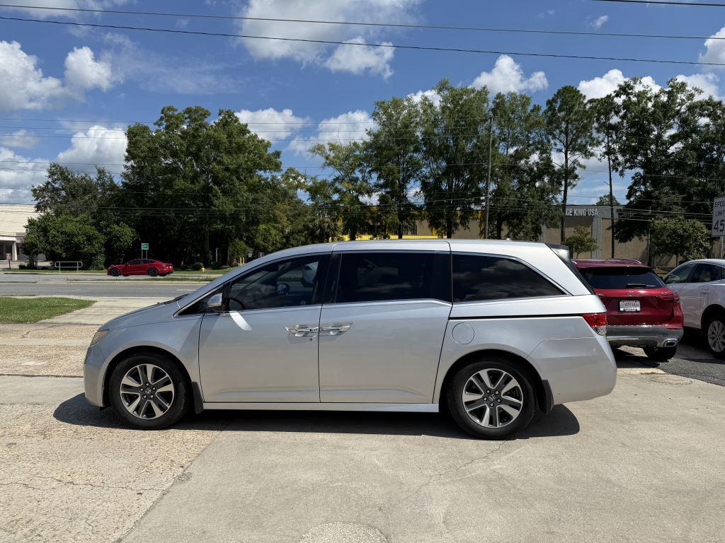 2015 Honda Odyssey - $11,995