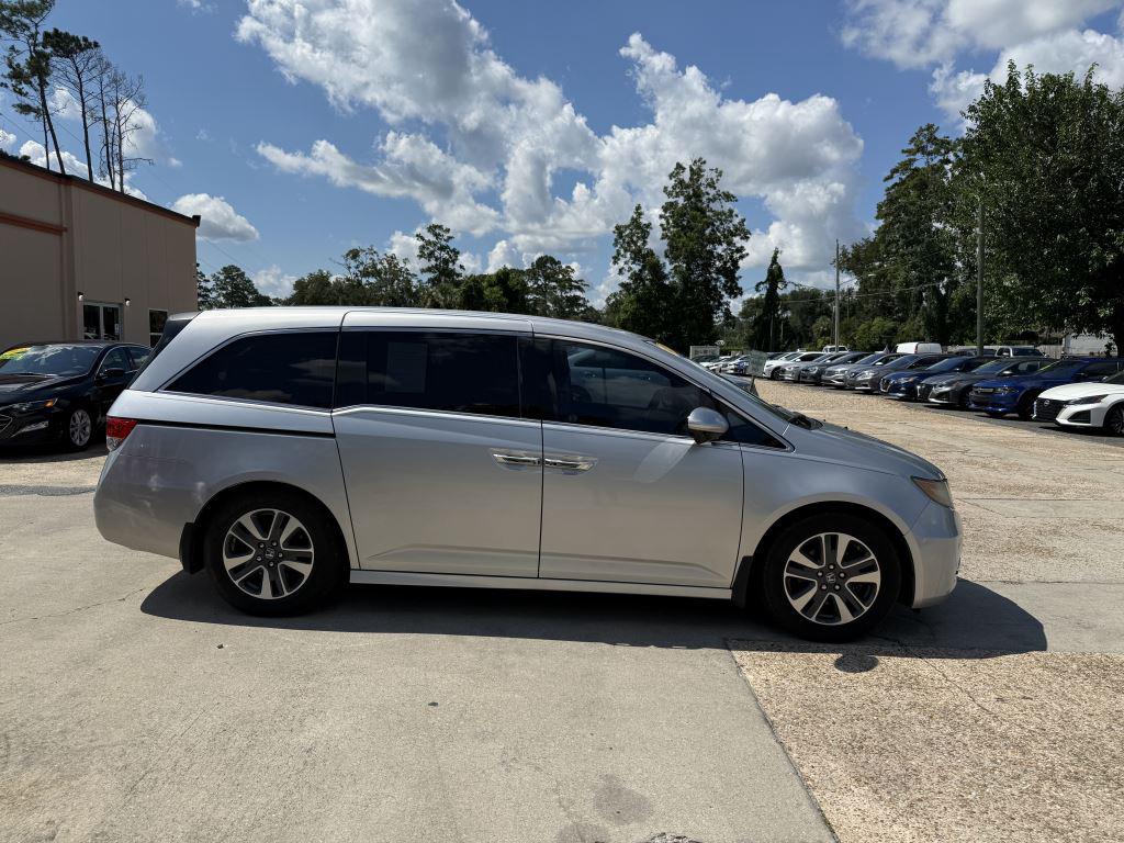2015 Honda Odyssey - $11,995