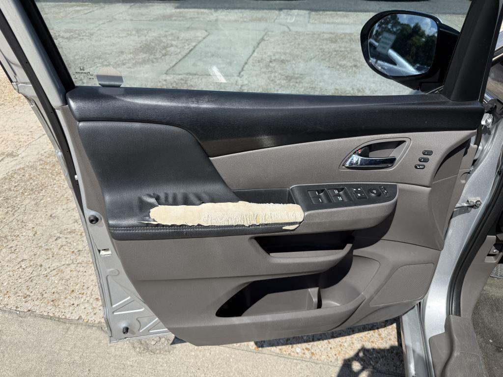 2015 Honda Odyssey - $11,995