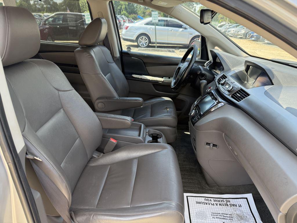 2015 Honda Odyssey - $11,995