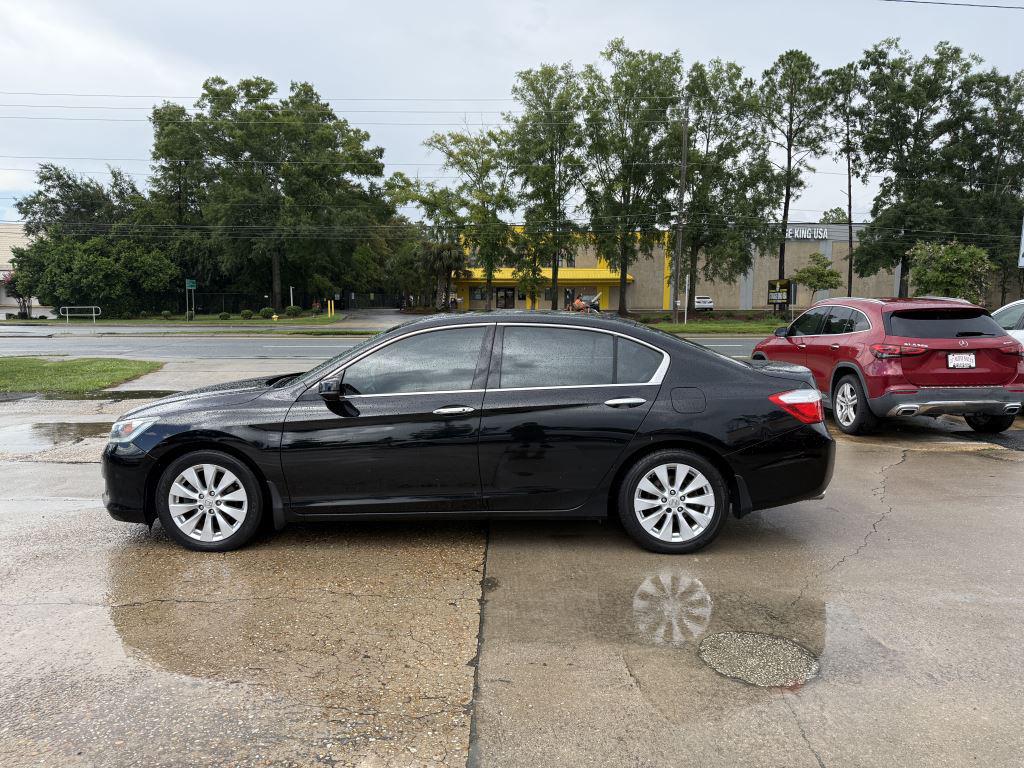 2013 Honda Accord - $9,995