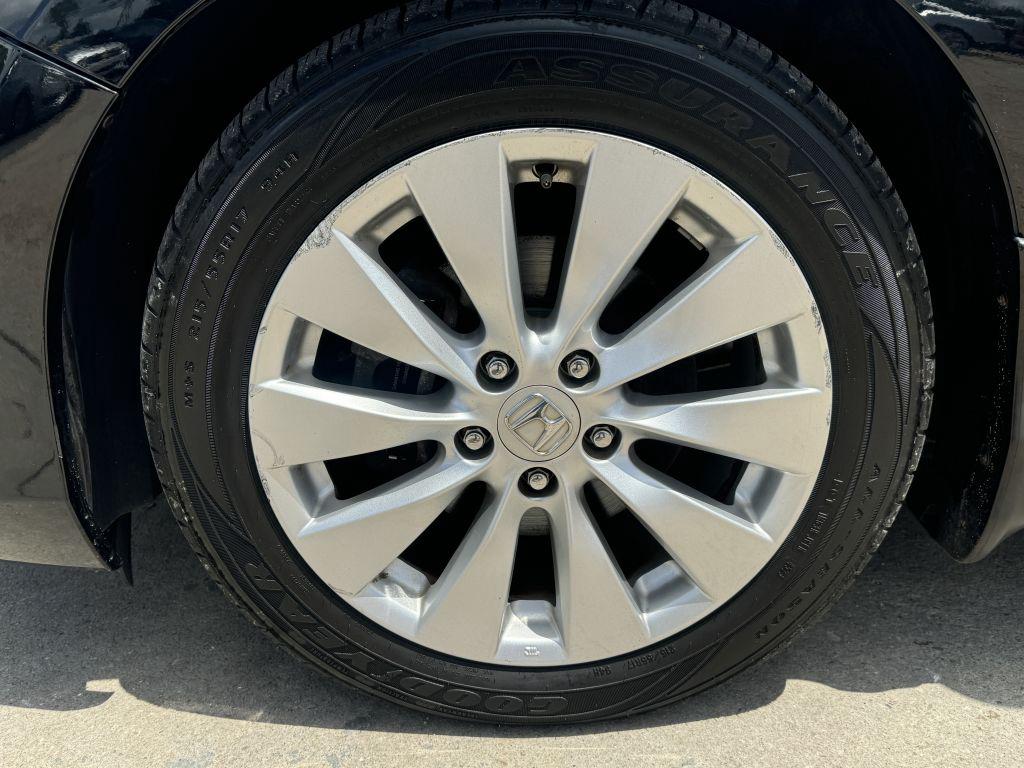 2013 Honda Accord - $9,995