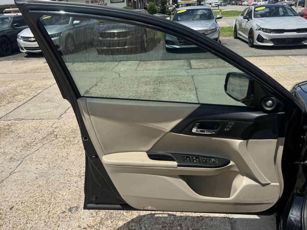 2013 Honda Accord - $9,995